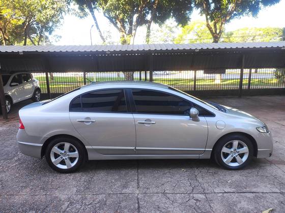 HONDA CIVIC 1.8 LXS 16V FLEX 4P AUTOMÁTICO HONDA CIVIC 1.8 LXS 16V FLEX 4P AUTOMÁTICO